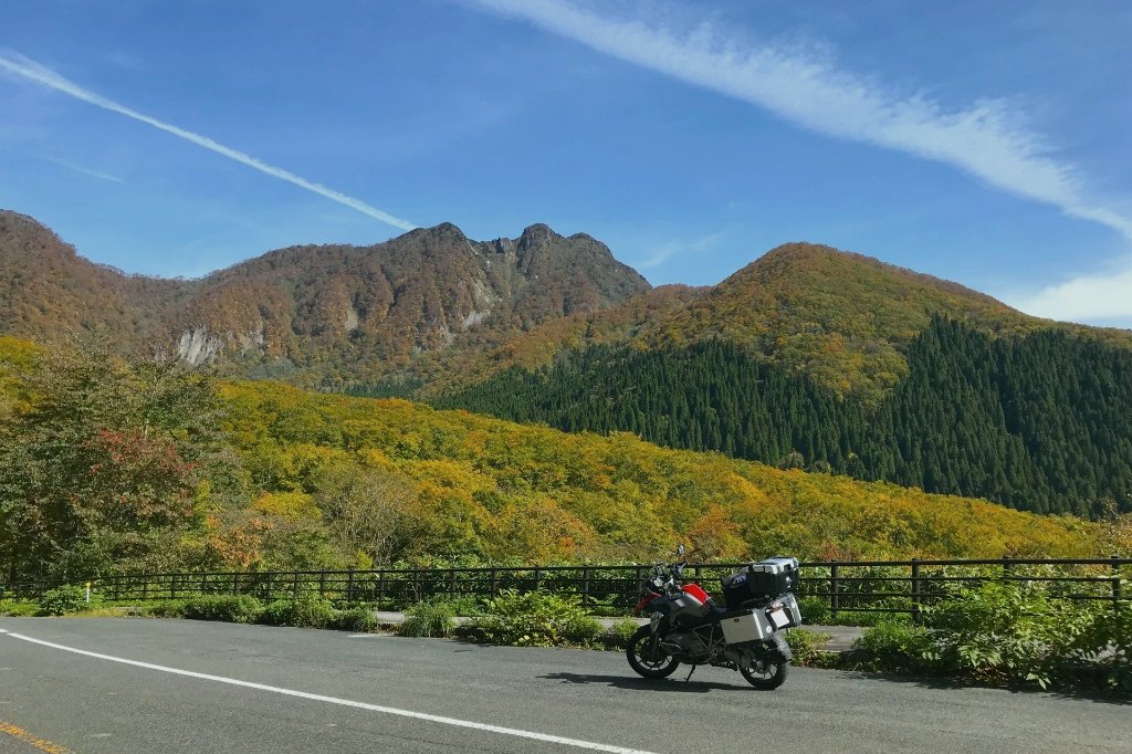 ツーリング用バイクと山岳ルート
